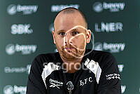21831194.jpg